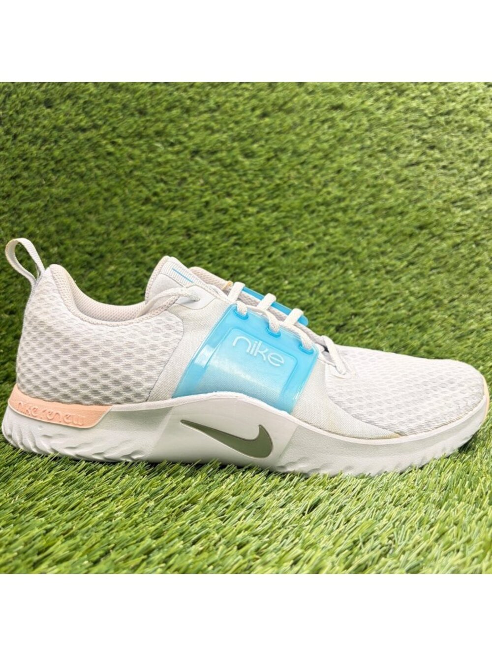 Nike Renew In Season TR 10 Womens Size 12 Light Gray Running Shoes Sneakers
